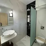 Vespista Boutique Скиатос