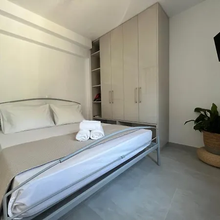Vespista Boutique Skiathos Town
